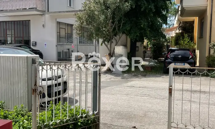 Rexer-Pesaro-Locale-mq-fronte-strada-Altro