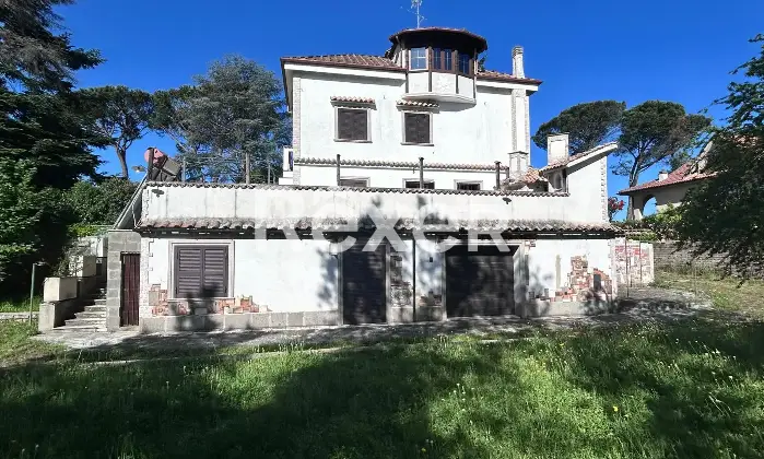 Rexer-Nepi-Villa-unifamiliare-con-giardino-privato-Altro