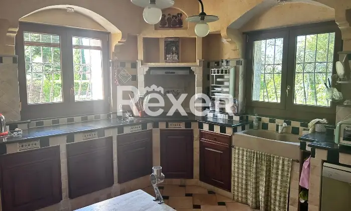 Rexer-Nepi-Villa-unifamiliare-con-giardino-privato-Altro
