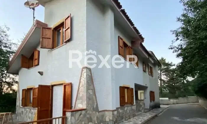 Rexer-Taverna-Villetta-due-livelli-in-Villaggio-Racise-Altro