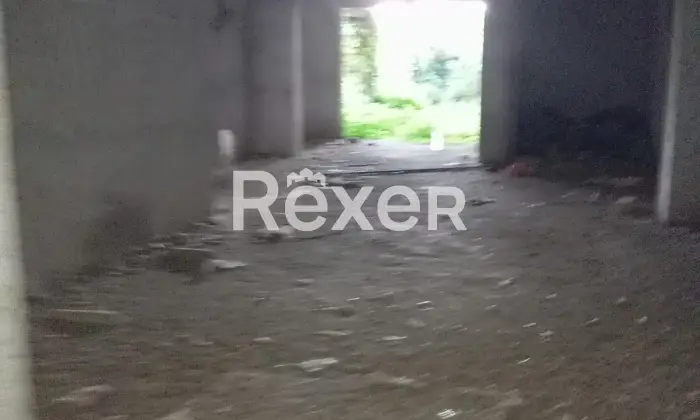Rexer-Vignanello-Locale-commerciale-in-vendita-in-SP-a-Fabrica-di-Roma-Altro