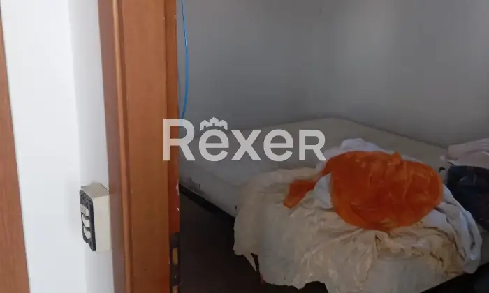 Rexer-Vignanello-Locale-commerciale-in-vendita-in-SP-a-Fabrica-di-Roma-Altro