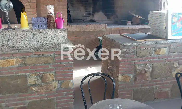 Rexer-Vignanello-Locale-commerciale-in-vendita-in-SP-a-Fabrica-di-Roma-Altro
