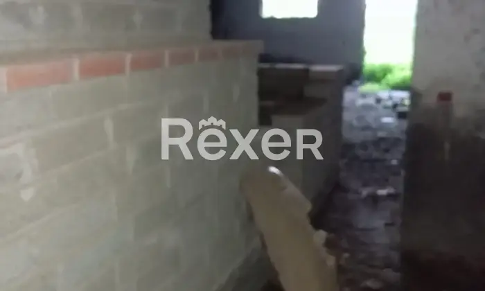 Rexer-Vignanello-Locale-commerciale-in-vendita-in-SP-a-Fabrica-di-Roma-Altro
