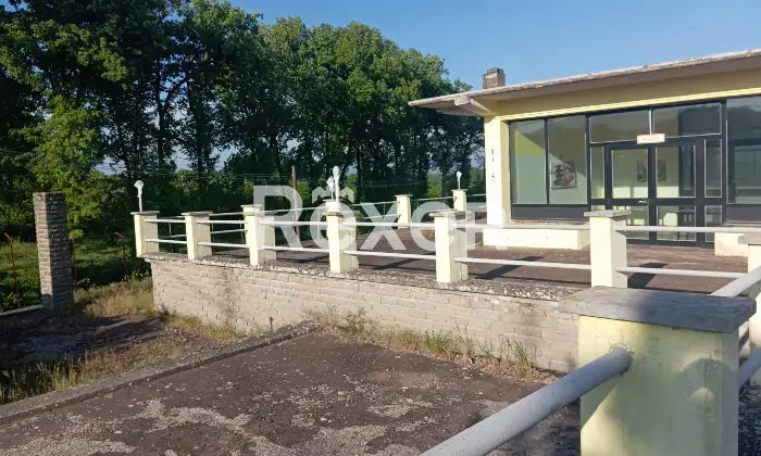 Rexer-Vignanello-Locale-commerciale-in-vendita-in-SP-a-Fabrica-di-Roma-Altro