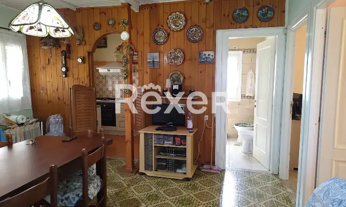 Rexer-Latina-Casa-indipendente-con-ampio-giardino-Altro