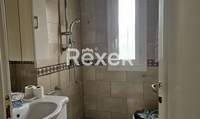 Rexer-Latina-Casa-indipendente-con-ampio-giardino-Altro