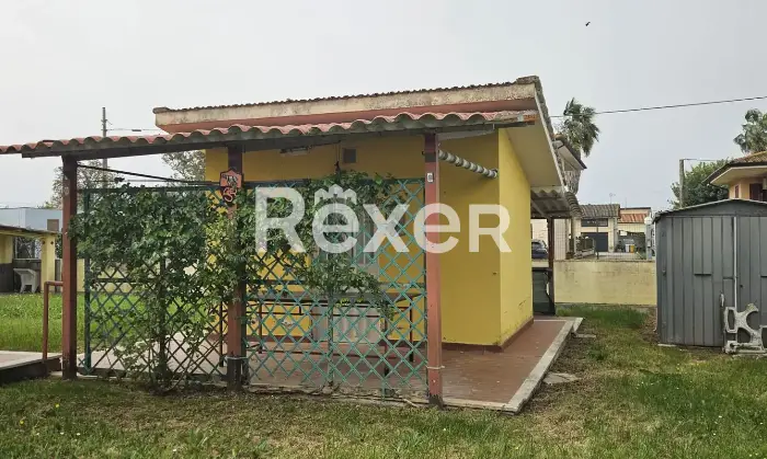 Rexer-Latina-Casa-indipendente-con-ampio-giardino-Altro