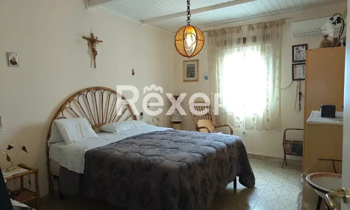 Rexer-Latina-Casa-indipendente-con-ampio-giardino-Altro