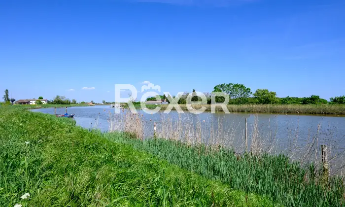 Rexer-Venezia-Villa-tra-Terra-e-Laguna-Altro