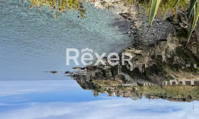 Rexer-Vibo-Valentia-Attico-da-ristrutturare-con-terrazzo-vista-mare-Briatico-Terrazzo