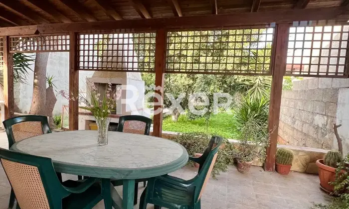 Rexer-Racale-Tra-Terra-e-Mare-Elegante-Villino-a-m-mare-Altro