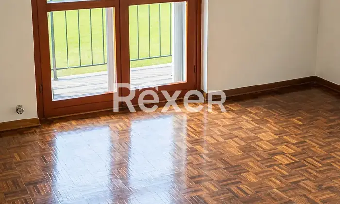Rexer-Cairate-Trilocale-con-balconi-cantina-di-pertinenza-e-posto-auto-Altro
