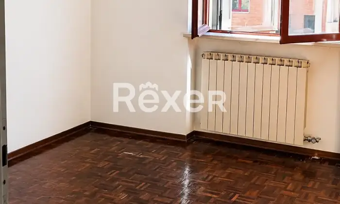 Rexer-Cairate-Trilocale-con-balconi-cantina-di-pertinenza-e-posto-auto-Altro