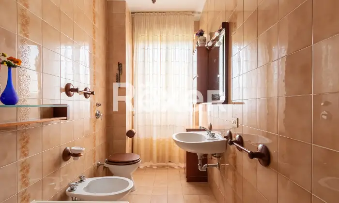 Rexer-Milano-Eleganza-luce-e-ampiezza-in-un-contesto-residenziale-esclusivo-Altro