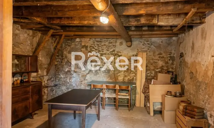 Rexer-Caltrano-Casa-singola-con-giardino-e-locali-accessori-Altro