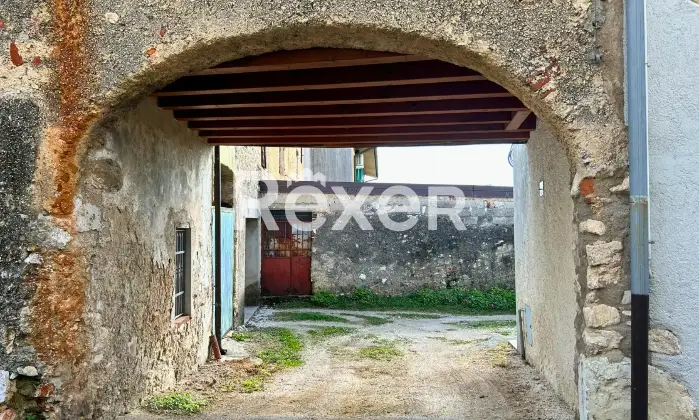 Rexer-Caltrano-Casa-singola-con-giardino-e-locali-accessori-Altro