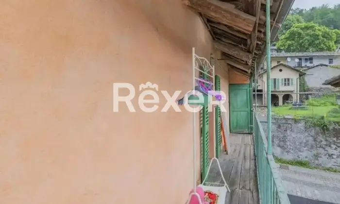Rexer-Ror-Casa-di-paese-in-vendita-in-Via-Duca-Amedeo-a-Ror-Altro