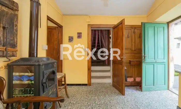 Rexer-Ror-Casa-di-paese-in-vendita-in-Via-Duca-Amedeo-a-Ror-Altro