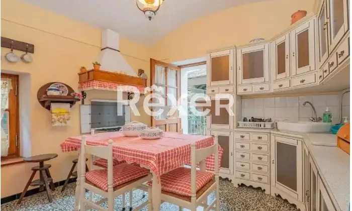 Rexer-Ror-Casa-di-paese-in-vendita-in-Via-Duca-Amedeo-a-Ror-Altro