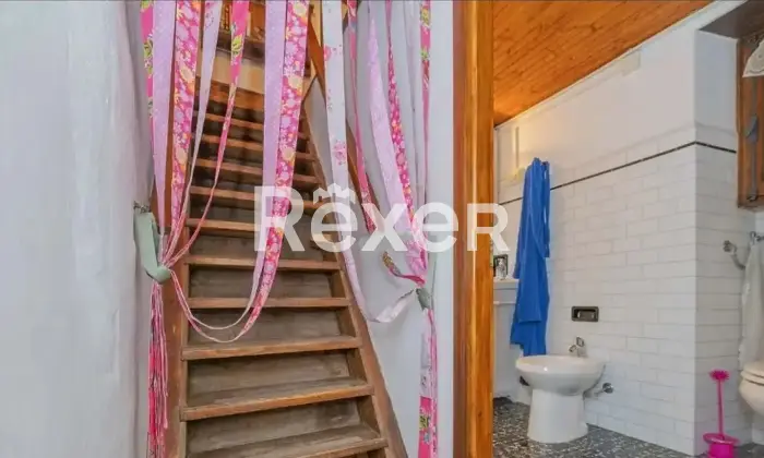 Rexer-Ror-Casa-di-paese-in-vendita-in-Via-Duca-Amedeo-a-Ror-Altro