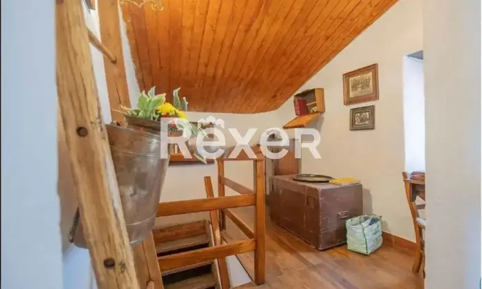 Rexer-Ror-Casa-di-paese-in-vendita-in-Via-Duca-Amedeo-a-Ror-Altro