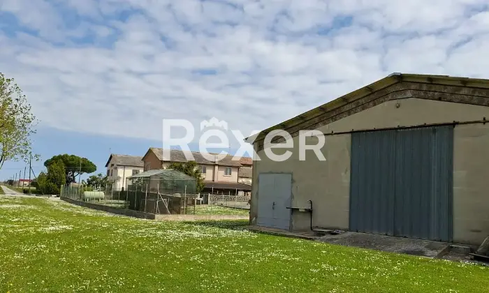 Rexer-Taglio-di-Po-Casa-di-campagna-con-capannone-in-vendita-in-Via-Lombardia-a-Taglio-di-Po-Altro