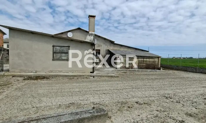 Rexer-Taglio-di-Po-Casa-di-campagna-con-capannone-in-vendita-in-Via-Lombardia-a-Taglio-di-Po-Altro