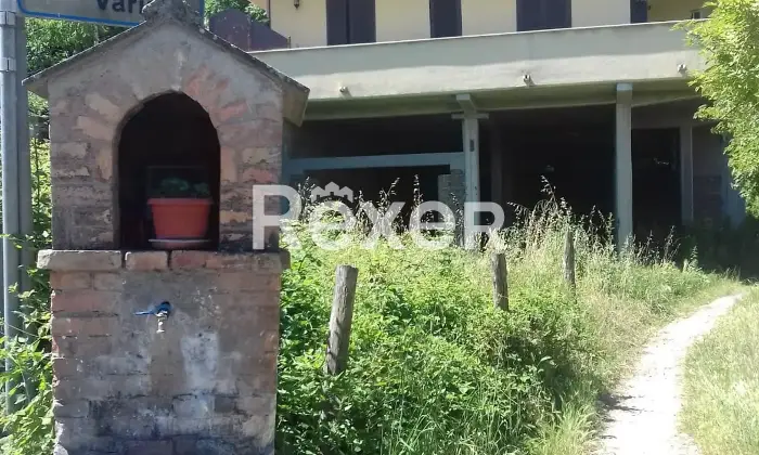 Rexer-Fabrica-di-Roma-Magazzino-allo-stato-grezzo-in-vendita-a-Fabrica-di-Roma-Altro