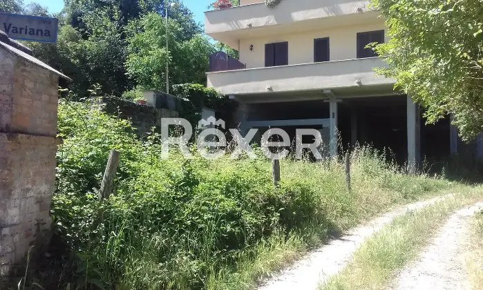 Rexer-Fabrica-di-Roma-Magazzino-allo-stato-grezzo-in-vendita-a-Fabrica-di-Roma-Altro