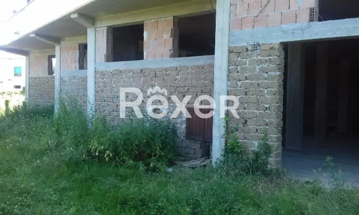 Rexer-Fabrica-di-Roma-Magazzino-allo-stato-grezzo-in-vendita-a-Fabrica-di-Roma-Altro