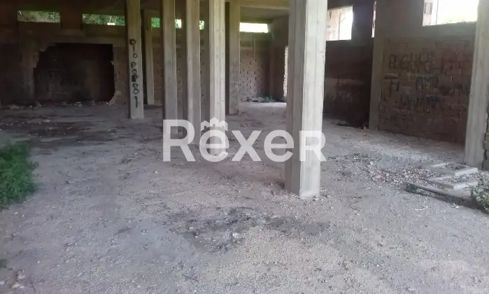 Rexer-Fabrica-di-Roma-Magazzino-allo-stato-grezzo-in-vendita-a-Fabrica-di-Roma-Altro
