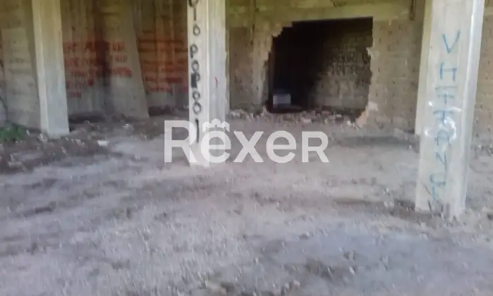 Rexer-Fabrica-di-Roma-Magazzino-allo-stato-grezzo-in-vendita-a-Fabrica-di-Roma-Altro