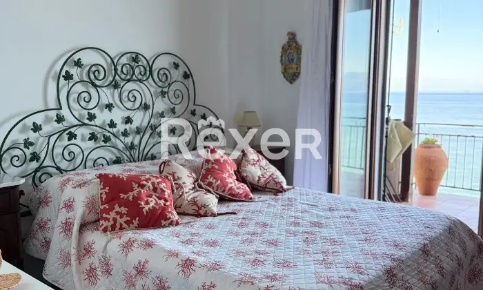 Rexer-Scilla-Terratetto-disposto-su-due-livelli-Altro