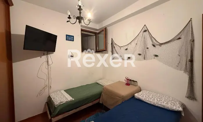 Rexer-Scilla-Terratetto-disposto-su-due-livelli-Altro