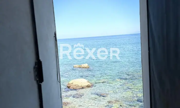 Rexer-Scilla-Terratetto-disposto-su-due-livelli-Altro