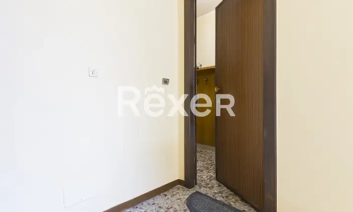Rexer-Collegno-BILOCALE-CON-AMPIA-CANTINA-E-BOX-AUTO-Altro