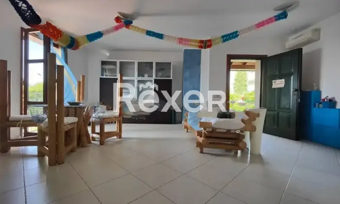 Rexer-Castelnuovo-Magra-Elegante-villetta-di-testa-con-giardino-tra-Liguria-e-Toscana-Altro