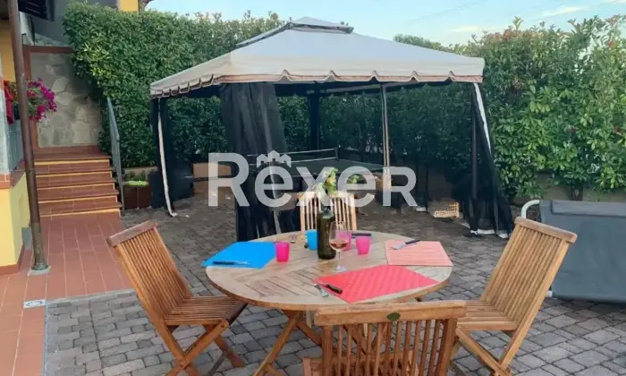 Rexer-Castelnuovo-Magra-Elegante-villetta-di-testa-con-giardino-tra-Liguria-e-Toscana-Altro