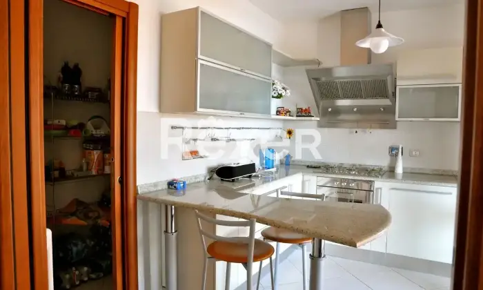 Rexer-Castelnuovo-Magra-Elegante-villetta-di-testa-con-giardino-tra-Liguria-e-Toscana-Altro