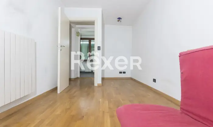 Rexer-Torino-Villetta-semi-indipendente-con-giardino-privato-Altro
