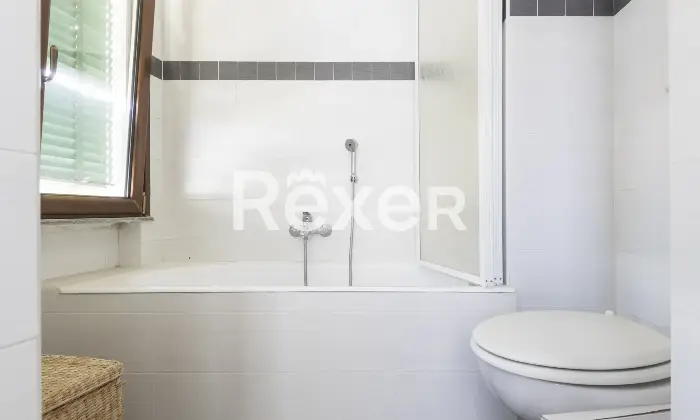 Rexer-Torino-Villetta-semi-indipendente-con-giardino-privato-Altro
