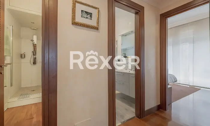 Rexer-Roma-Appartamento-ampio-e-luminoso-con-tripla-esposizione-e-posto-auto-coperto-Altro