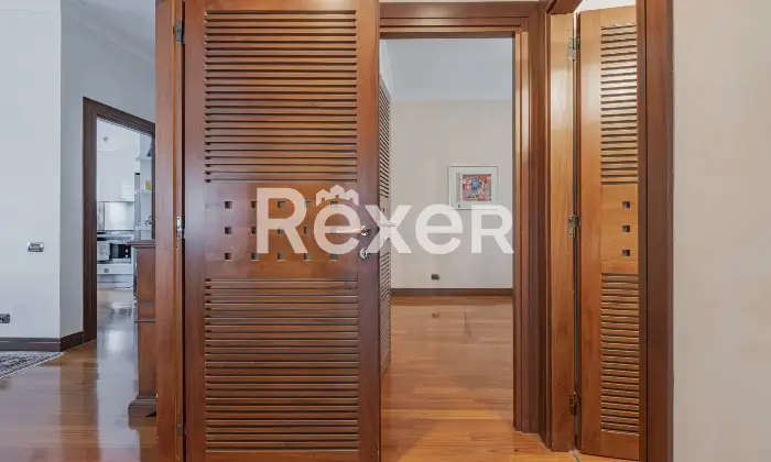 Rexer-Roma-Appartamento-ampio-e-luminoso-con-tripla-esposizione-e-posto-auto-coperto-Altro