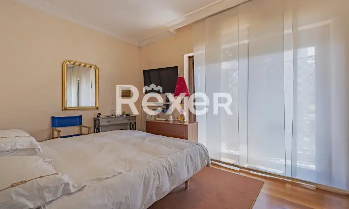 Rexer-Roma-Ampio-e-luminoso-con-tripla-esposizione-e-posto-auto-coperto-Altro