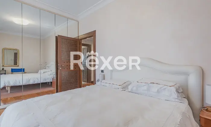Rexer-Roma-Ampio-e-luminoso-con-tripla-esposizione-e-posto-auto-coperto-Altro