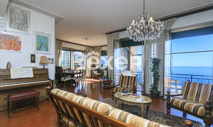 Rexer-Recco-Appartamento-con-Terrazzo-Fronte-Mare-e-Box-Auto-Altro