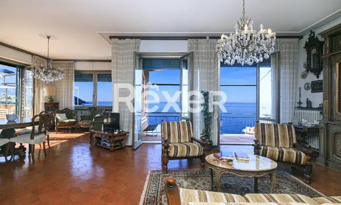 Rexer-Recco-Appartamento-con-Terrazzo-Fronte-Mare-e-Box-Auto-Altro