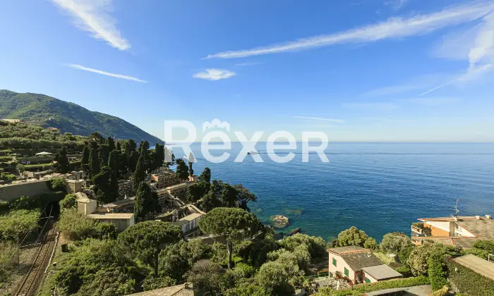Rexer-Recco-Appartamento-con-Terrazzo-Fronte-Mare-e-Box-Auto-Altro