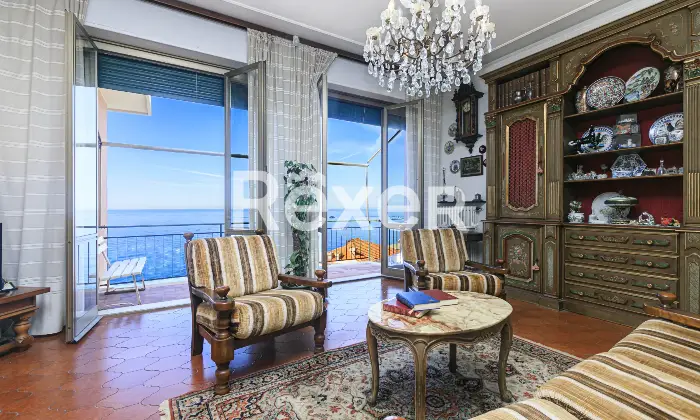 Rexer-Recco-Appartamento-con-Terrazzo-Fronte-Mare-e-Box-Auto-Altro